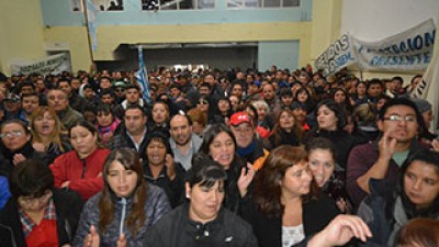 Río Gallegos: En conflictivo escenario, agentes municipales profundizan el paro