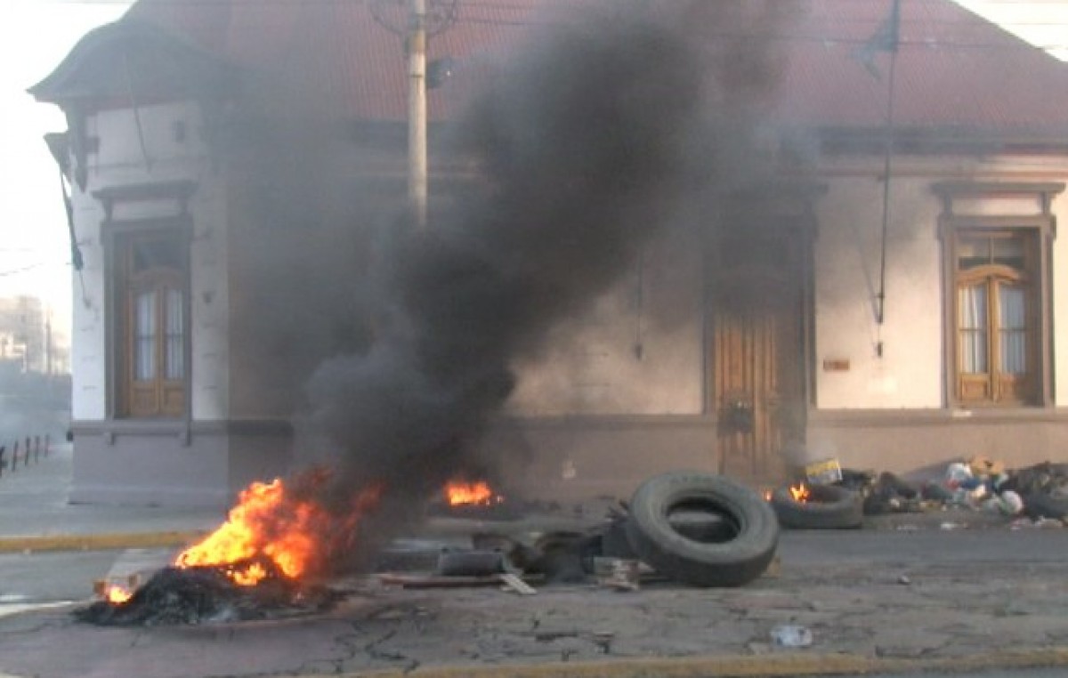 Municipales de Río Gallegos reclamarán sin quema de cubiertas