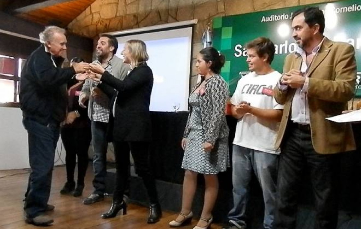 Gobierno de Bariloche reconoció a empresas que incorporaron jóvenes de la Oficina de Empleo