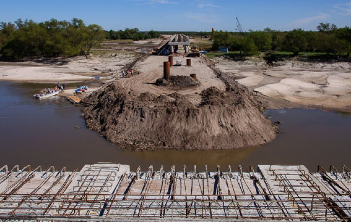 Se construye sobre el río Gualeguay el puente más grande de Entre Ríos