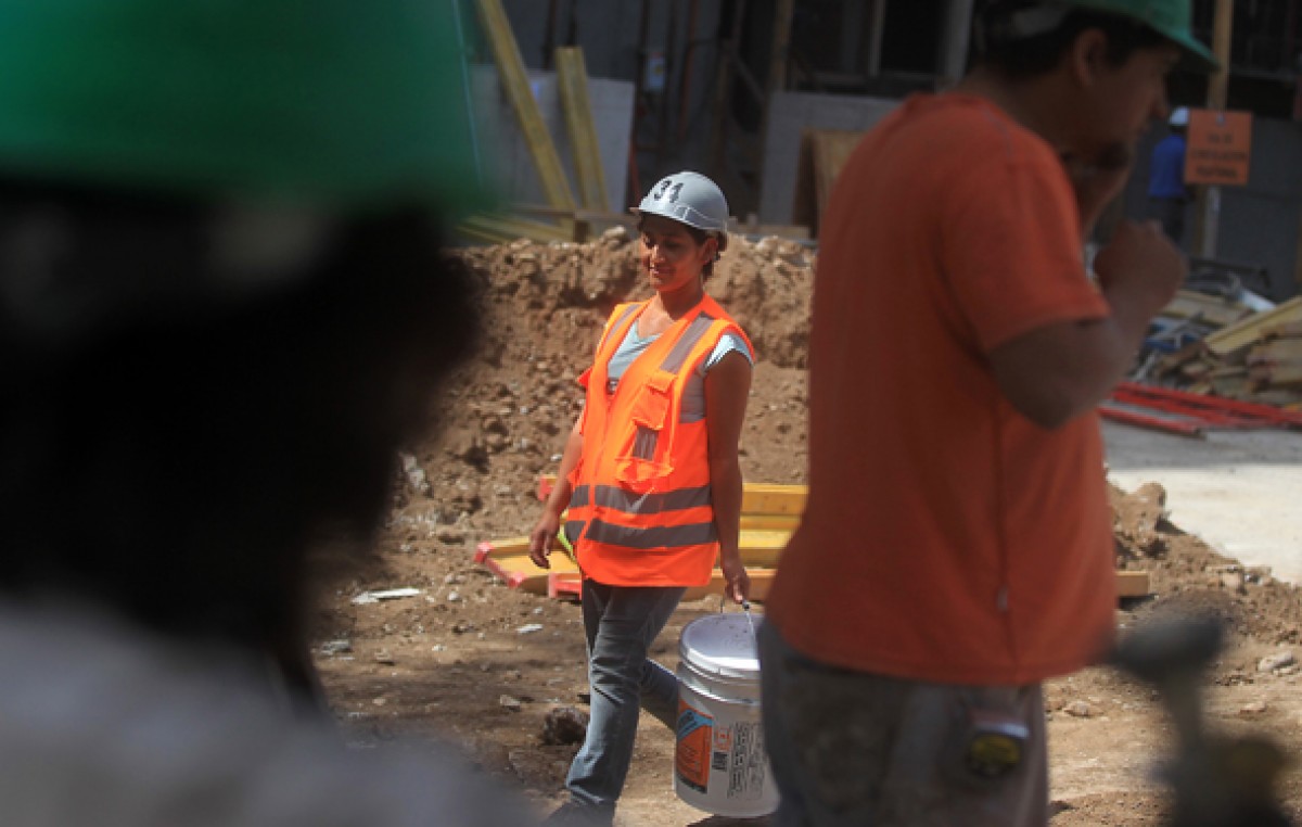 Mujeres obreras: más de 2.500 buscan perfeccionarse en el rubro de la construcción