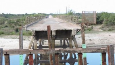El Senado pide la reconstrucción del puente en Esquina