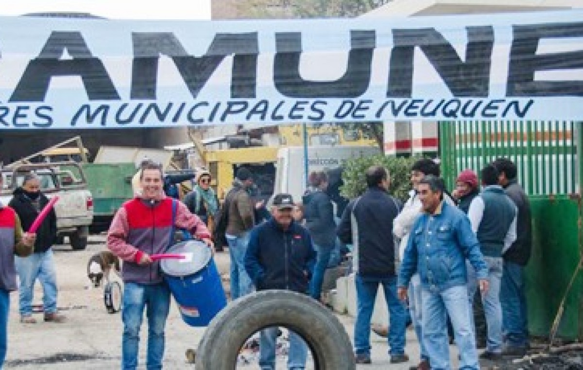 Pasan los días y se agudiza el reclamo contra el Municipio de Neuquén