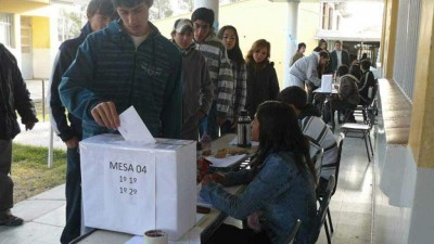 En Mackenna y Berrotarán, los jóvenes de entre 16 y 18 años podrán votar en los comicios locales