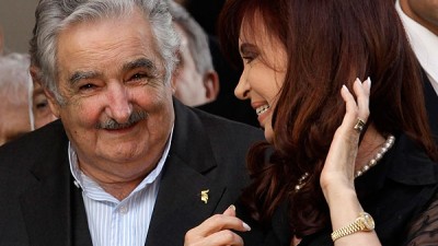 El «Pepe» Mujica destacó en Córdoba «el coraje de Cristina» para enfrentar a las grandes corporaciones en la Argentina