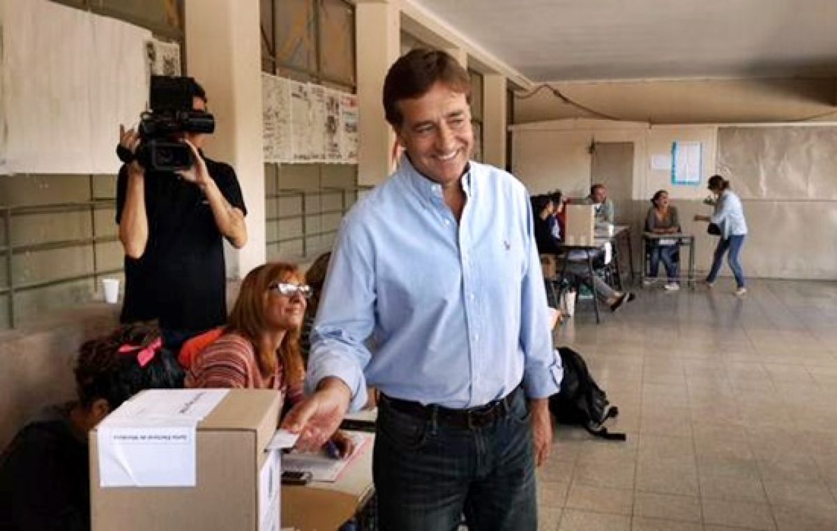 Los intendentes de las ciudades de Mendoza y San Carlos se impusieron en las elecciones municipales
