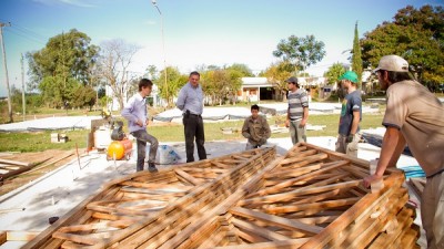 Se construyen las primeras viviendas de madera en Entre Ríos