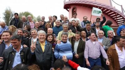 Unos 45 intendentes del FpV se alinearon detrás de la candidatura de Julián Domínguez