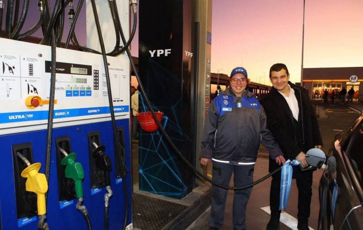 Después de la inauguración de CFK, la Provincia clausuró estación de servicio de YPF en Leones