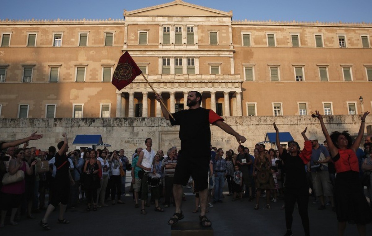 Los griegos apoyan a Tsipras mientras Atenas y la UE tensan negociación