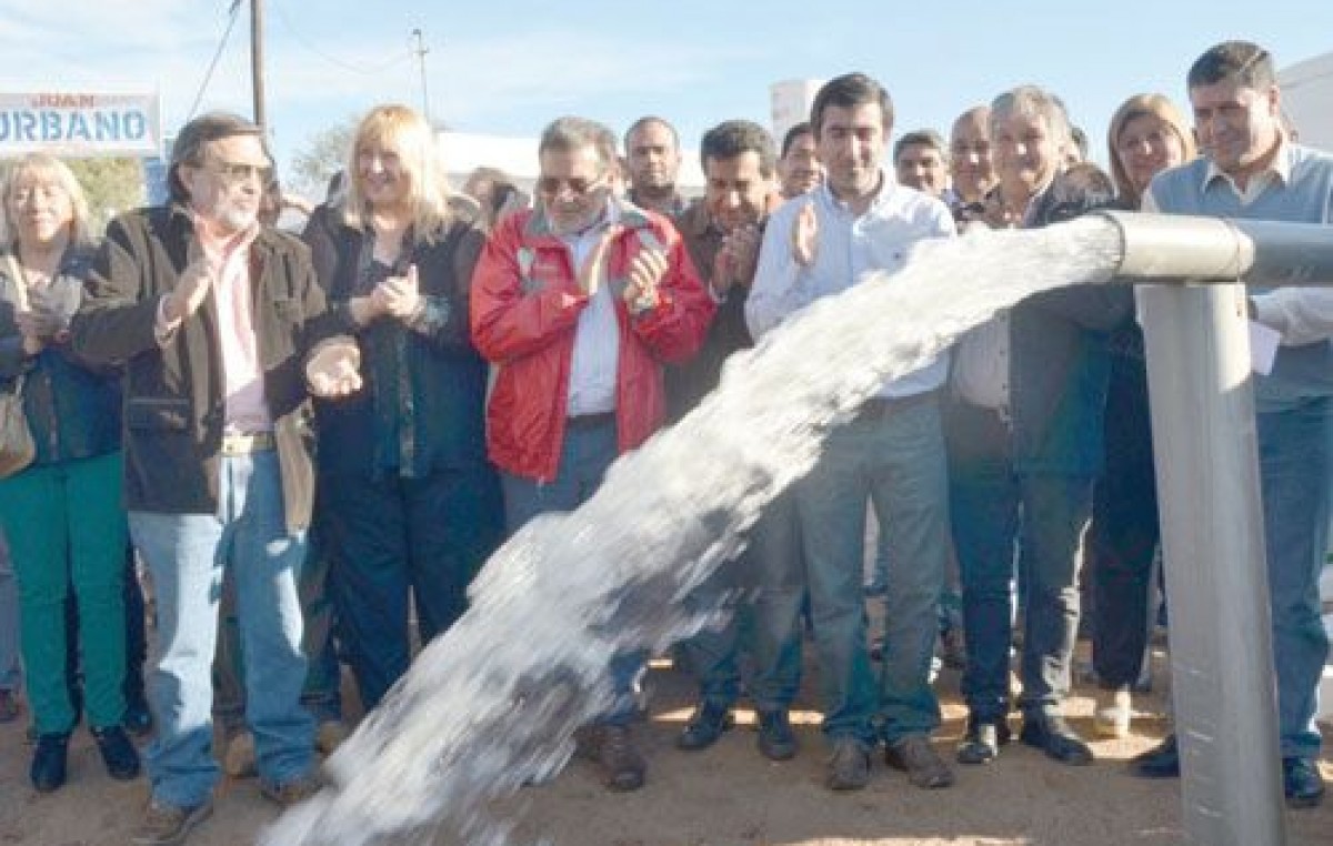 Inauguraron un acueducto de 34 km. entre Chañar y Olta