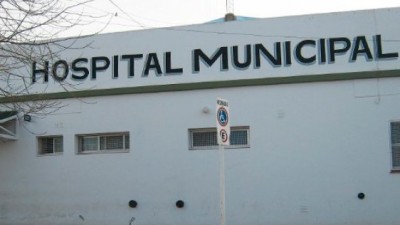 Punta Alta: enfermeros realizan una sentada en el hospital Municipal