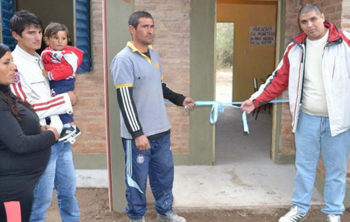 El Gobierno inauguró viviendas sociales en barrios de La Banda