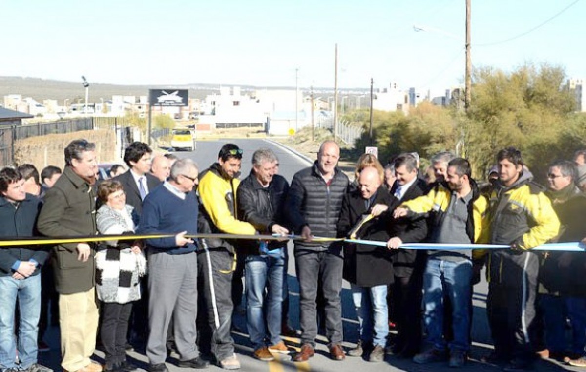 El Gobernador inauguró el primer tramo de la Ruta Interbalnearia en Puerto Madryn