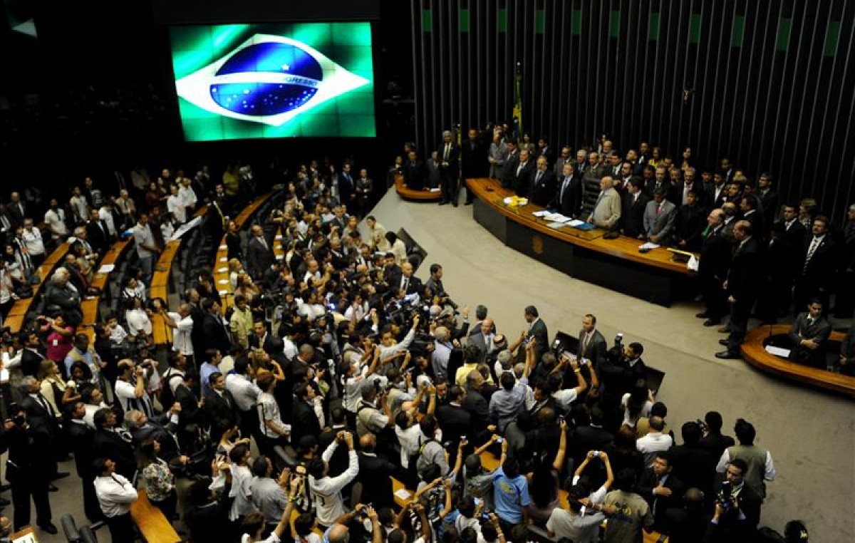 Diputados brasileños rechazan propuestas para reforma política