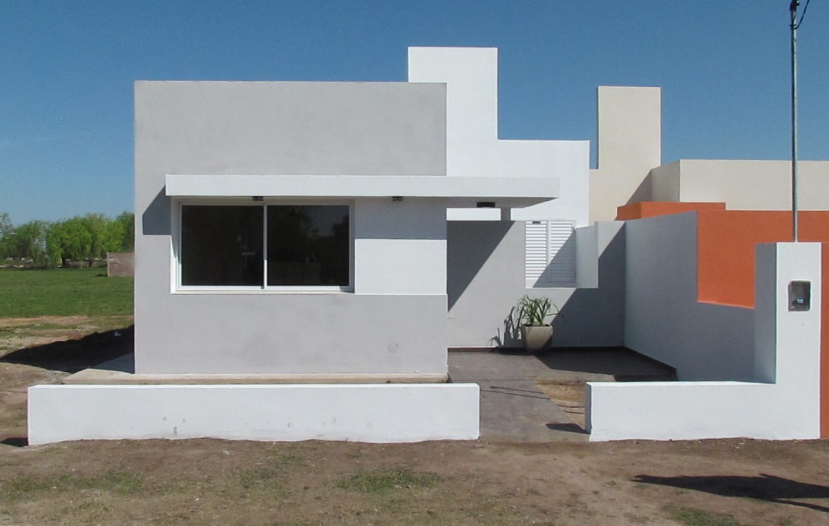 Construyen otras 15 viviendas con planes locales en Porteña