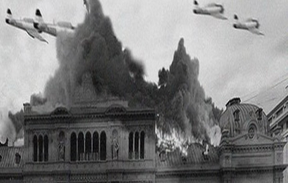 Se cumplen 60 años del bombardeo a Plaza de Mayo