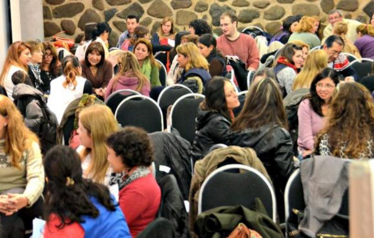 Capacitan en mediación escolar a docentes municipales de Córdoba