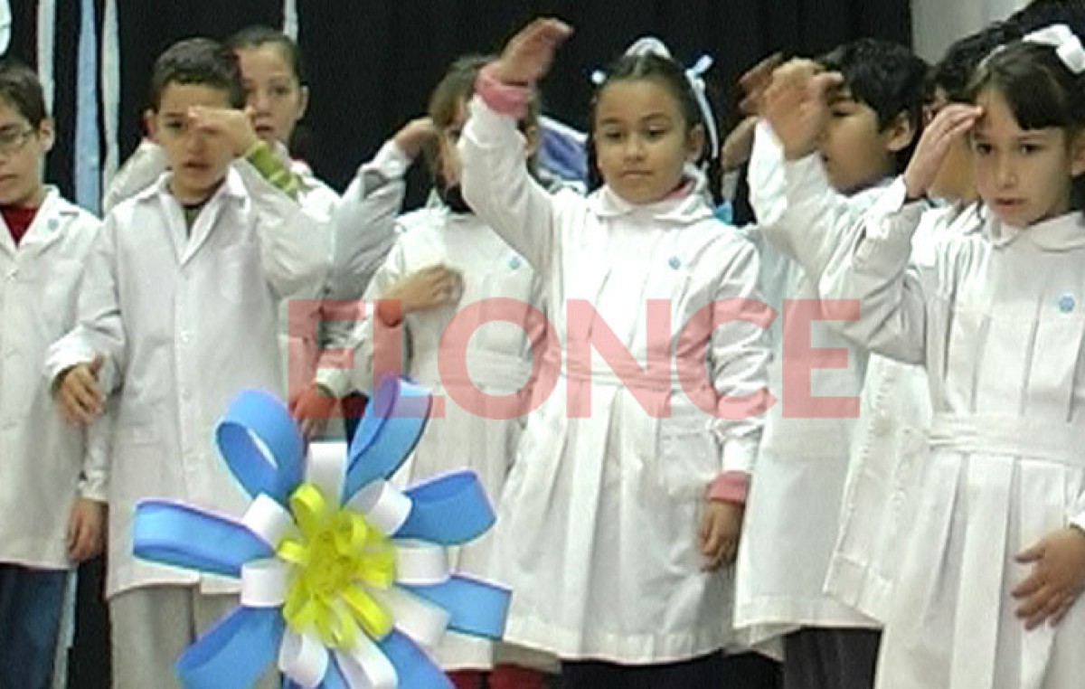 Alumnos de Paraná interpretaron el Himno Nacional a través de lenguaje de señas