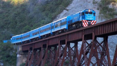 Neuquén: Impulsan el tren a Vaca Muerta para aliviar la Ruta 7