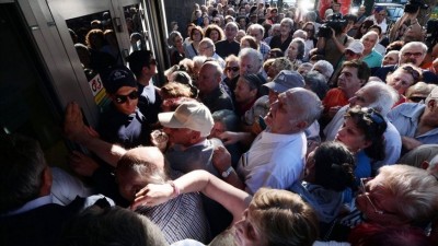Grecia: los jubilados son las primeras víctimas del corralito