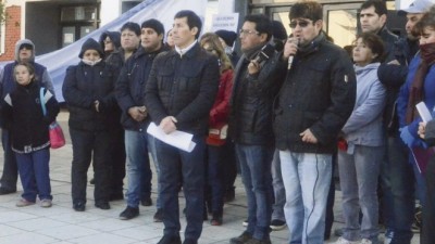 Municipales de Caleta continuarán de paro hasta que les depositen sueldo y aguinaldo