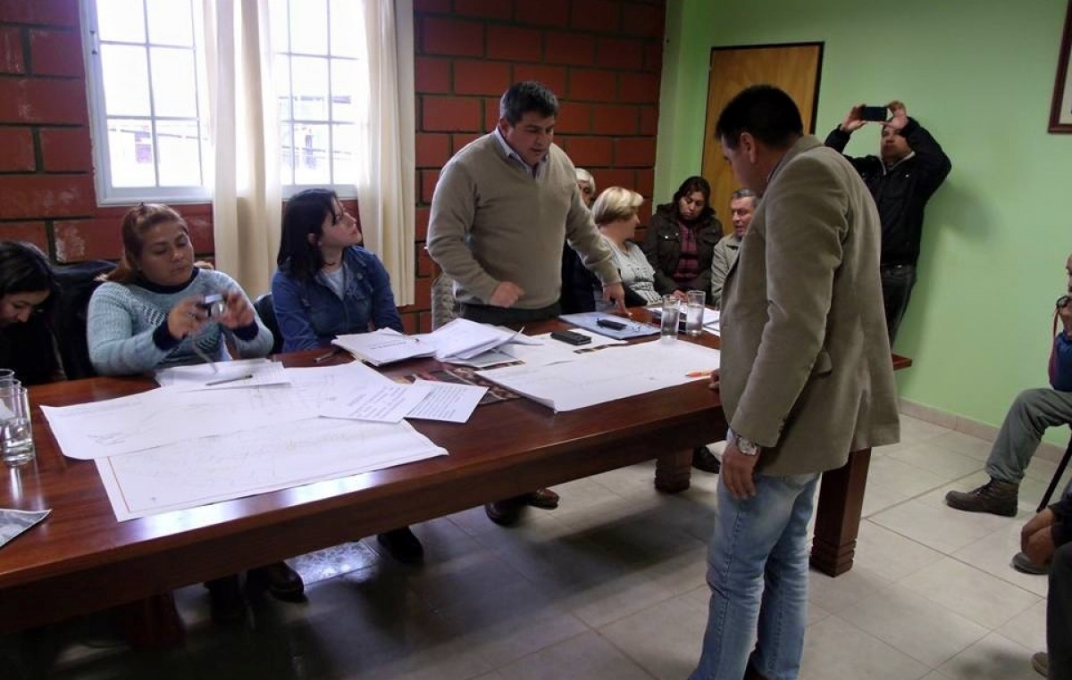 Obras para mejorar el servicio de agua potable en Saujil y Pomán