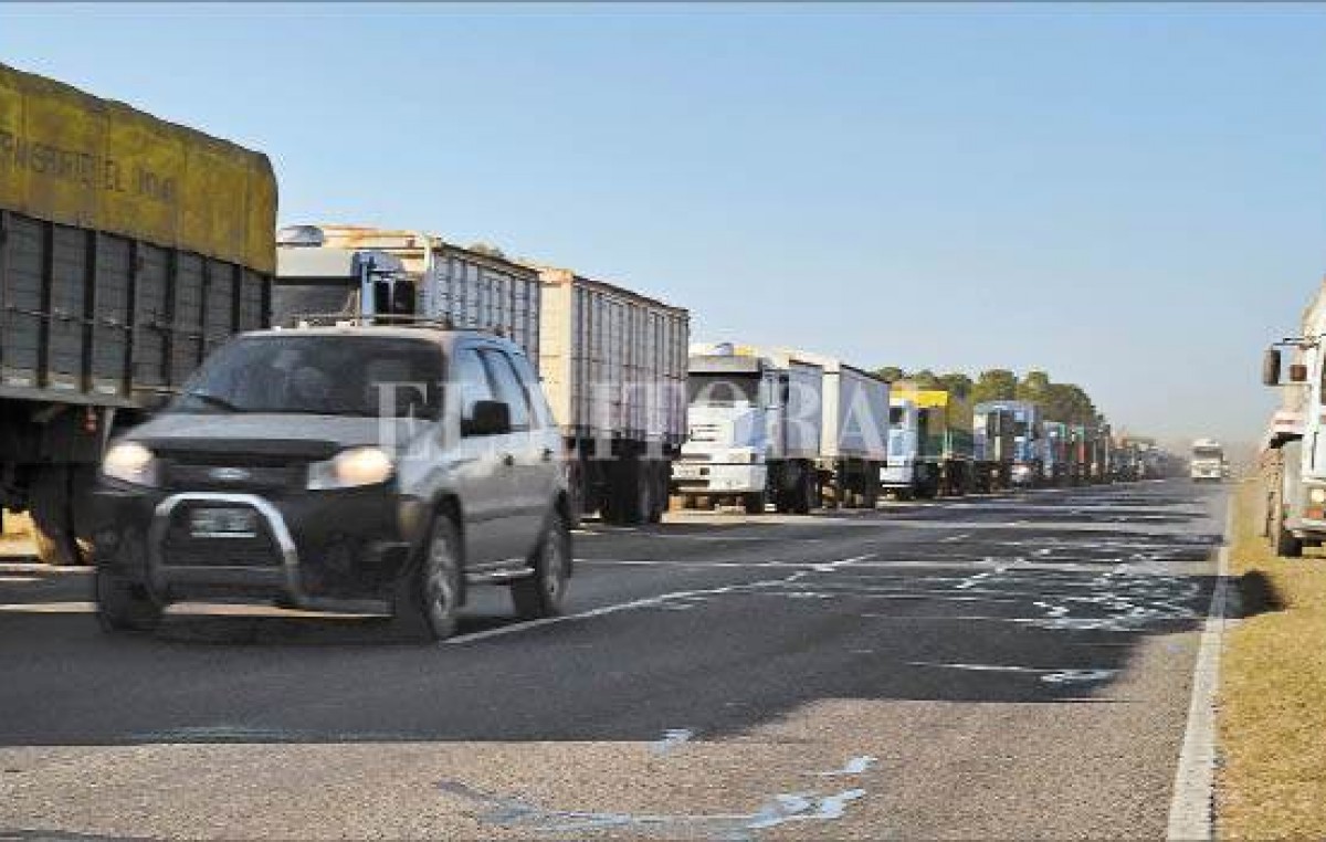 Puertos sojeros de Santa Fe: son cada vez más graves los problemas de tránsito