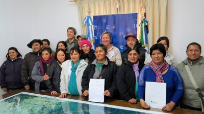 La Intendenta de Bariloche firmó convenio con recicladores para uso de la nueva planta