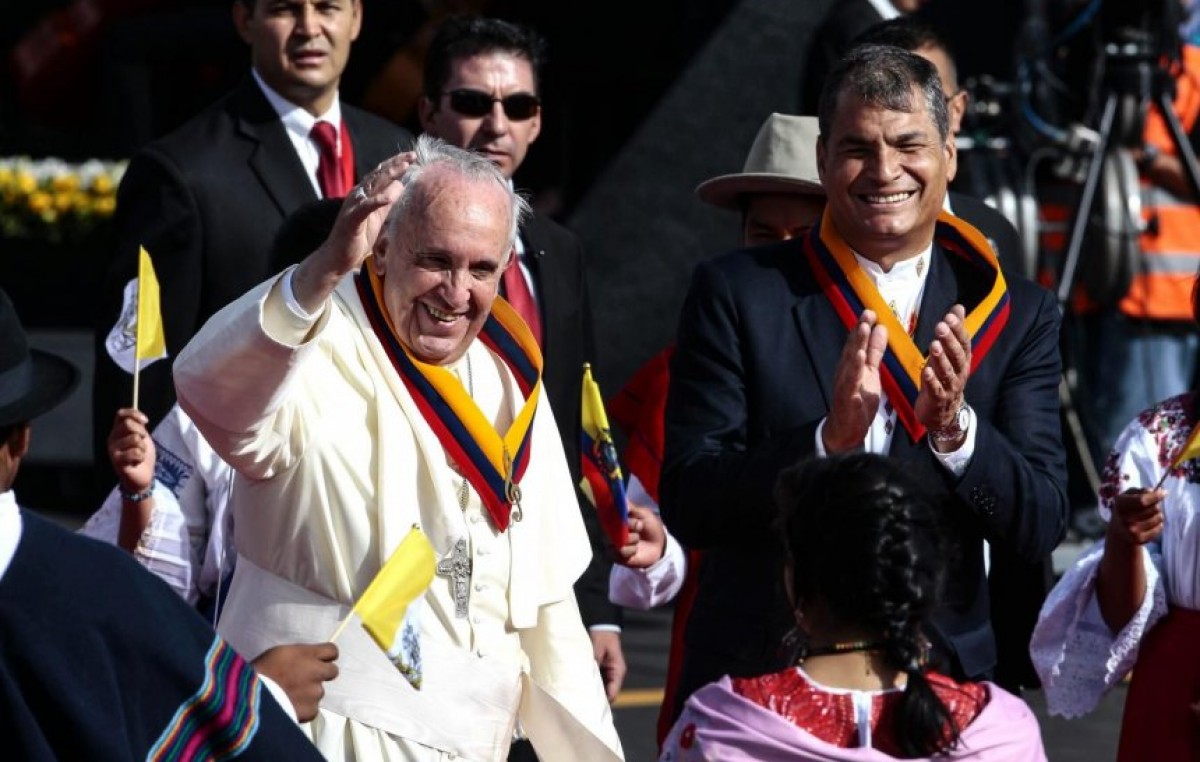 El Papa Francisco llegó a Ecuador en el inicio de su gira por Sudamérica