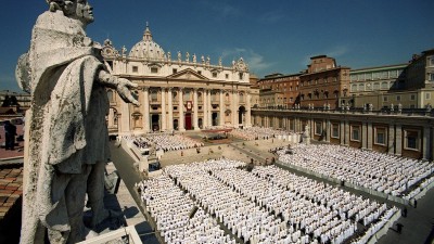 El Vaticano anunció un déficit superior a los 25 millones de euros