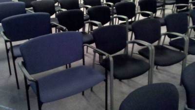 Godoy Cruz: locales deberán tener sillas para personas obesas