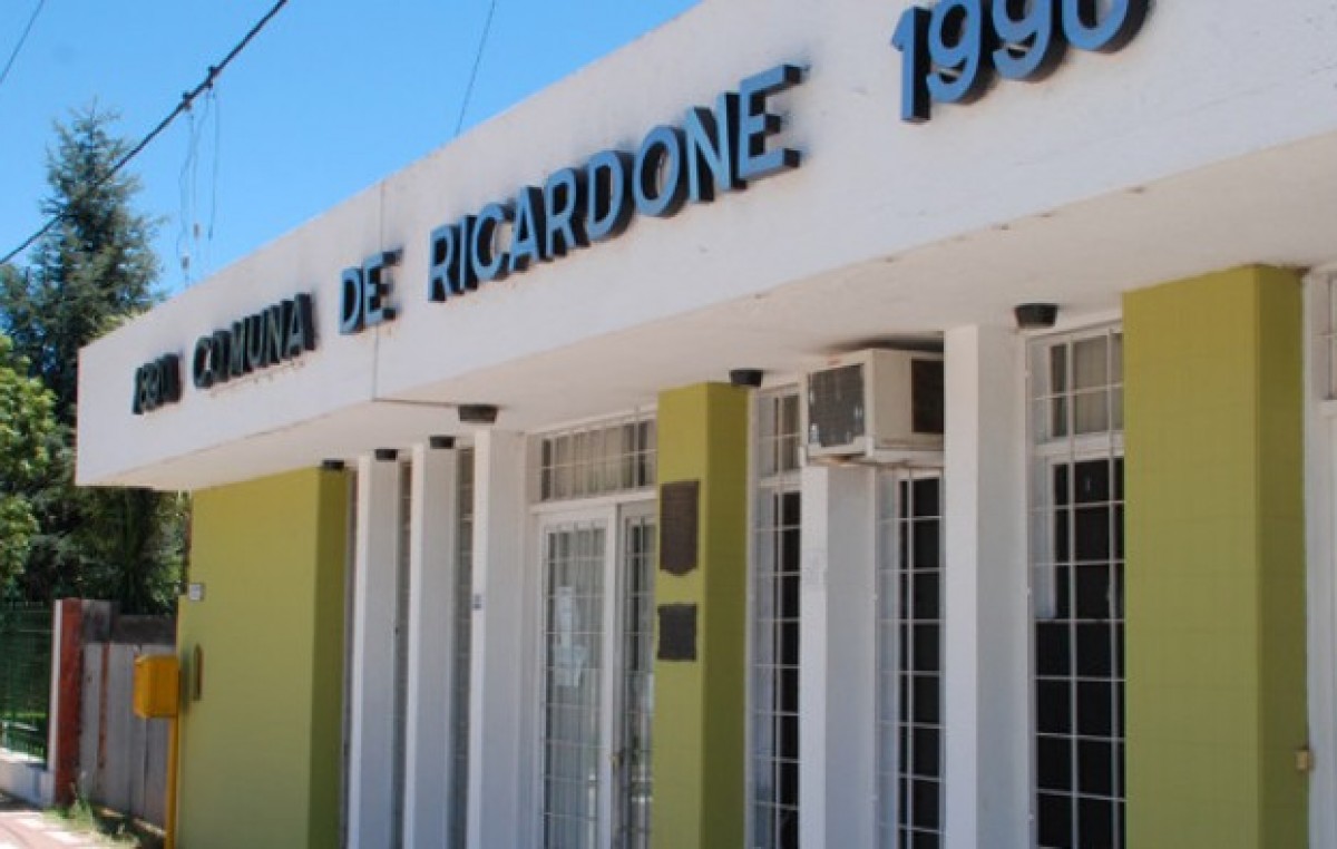 Trabajadores de Ricardone permanecerán en la Comuna hasta cobrar sus haberes
