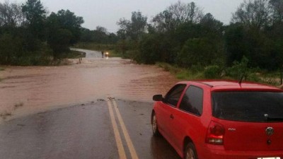 Misiones: El agua se llevó 9 puentes y hay cinco colonias aisladas en San Pedro