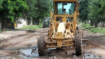 Por la suspensión de horas extras, cayó un 75% la reparación de calles de tierra en Río Cuarto
