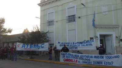 Conflicto salarial en Sastre: El Intendente se presentó en el Ministerio y se ingresó a un cuarto intermedio