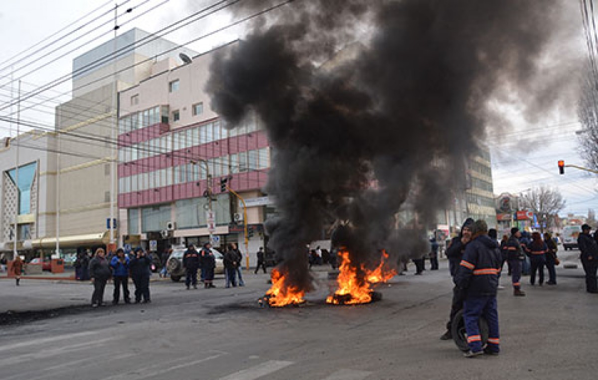 La Justicia de Río Gallegos ordenó suspender las medidas de acción directa al SOEM