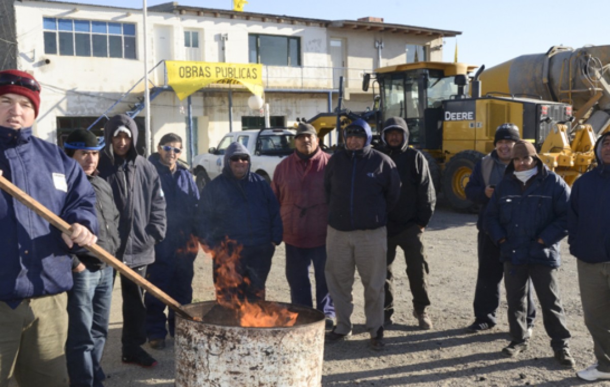 Municipales de Caleta Olivia retoman el paro total de actividades