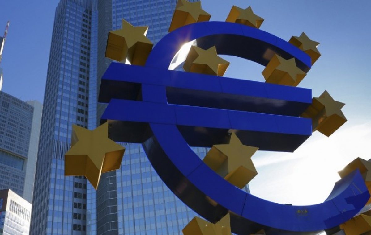 La eurozona autorizó un primer tramo de 26.000 millones del rescate a Grecia
