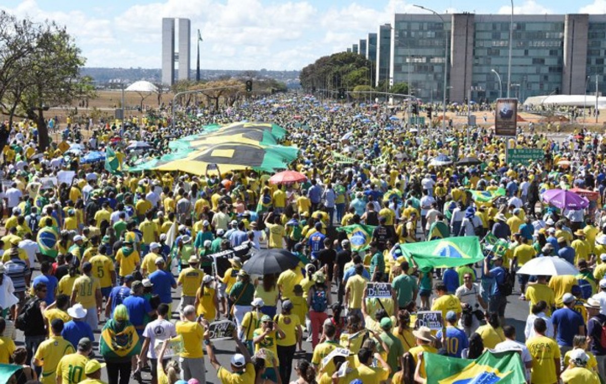 El gobierno brasileño admite las protestas «como un hecho natural de la democracia» y busca superar la crisis