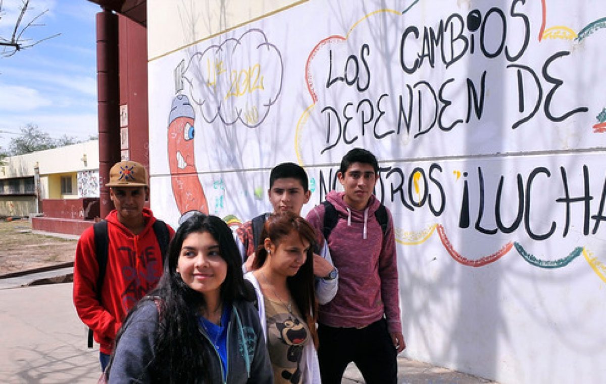 Más de la mitad de los chicos «sí-sí» ( estudian y trabajan ) viven en el interior de Córdoba