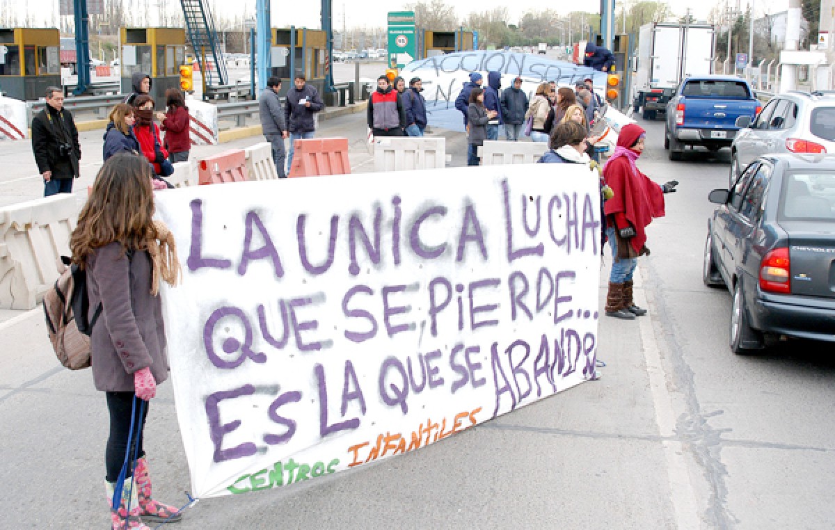 Cipolletti: Otra protesta en los puentes generó un caos en el tránsito