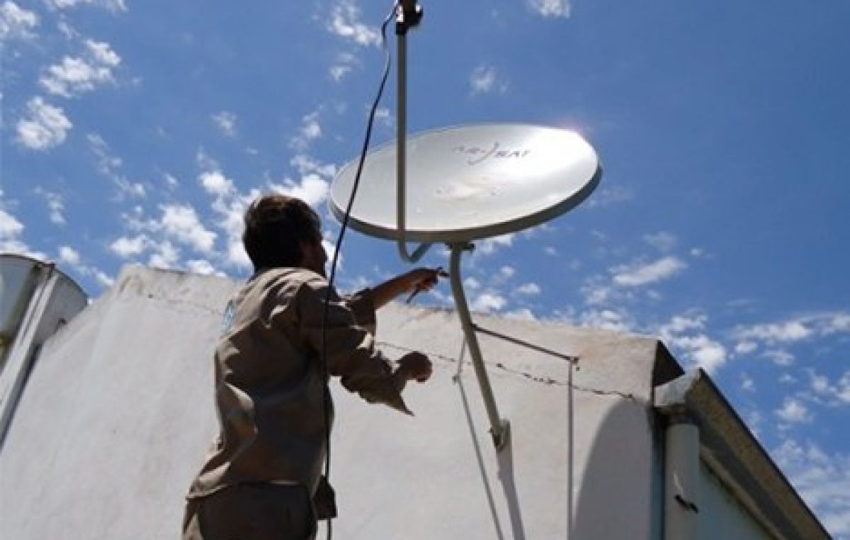 Instalaron 50 antenas satelitales de TDA en Puerto Santa Cruz