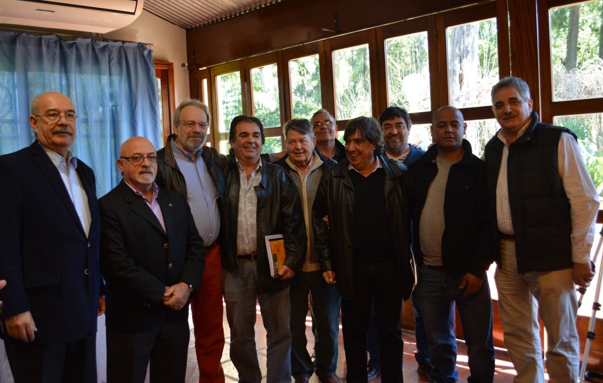 Buenos Aires: Se firmó el primer convenio colectivo para el sector de trabajadores municipales de Merlo