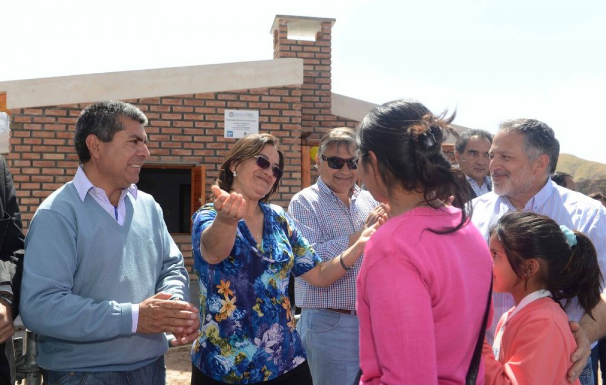 La gobernadora de Catamarca entregó viviendas e inauguró obras en Belén