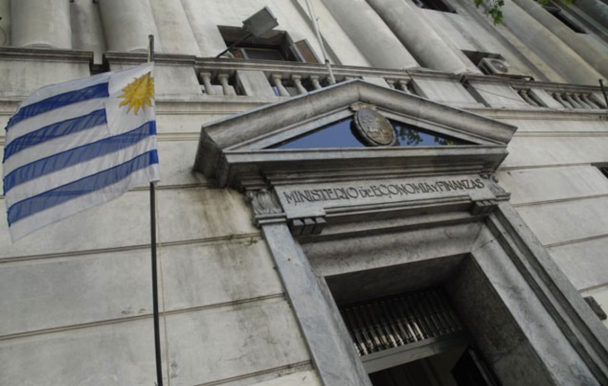 Cae el PBI en Uruguay y se contrae la economía