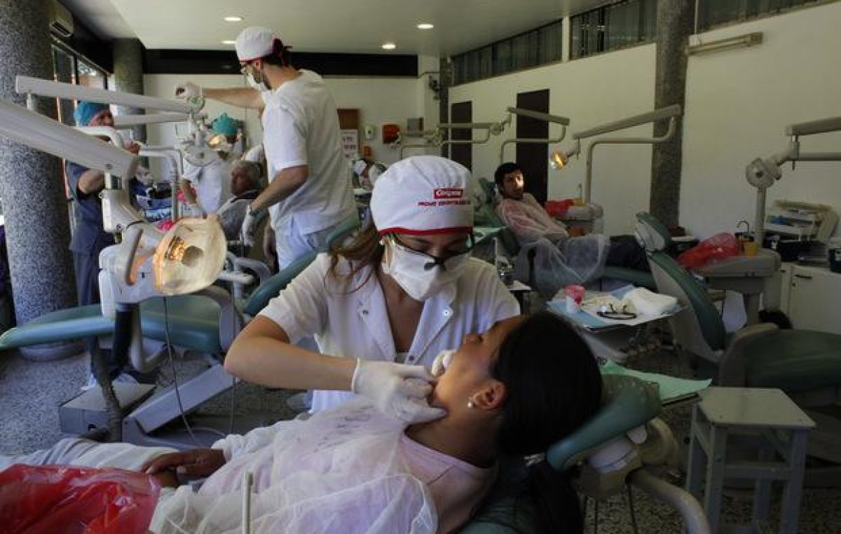 La Plata: Odontología confeccionará 3.000 prótesis bucales para los trabajadores rurales