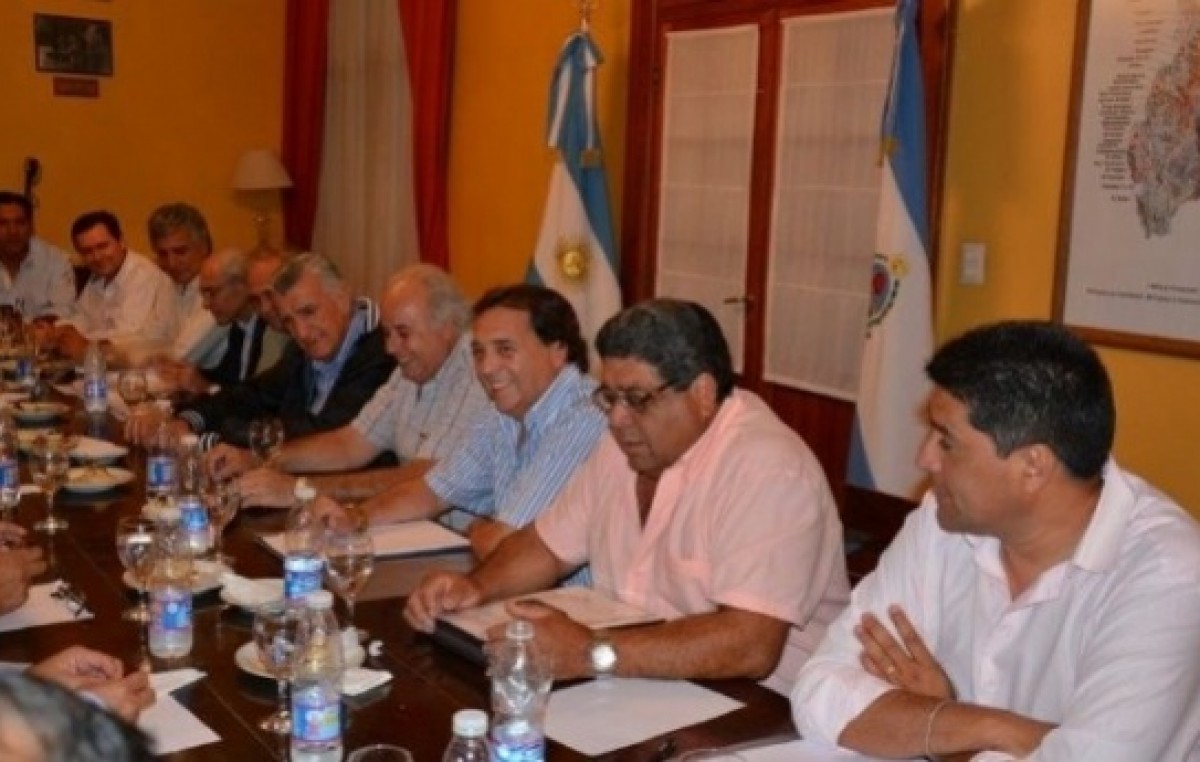 San Juan: Los 19 municipios firmaron el acta acuerdo por la Planificación Estratégica de la provincia