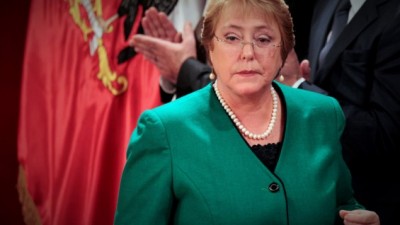 Más de la mitad de los chilenos desaprueba a Bachelet