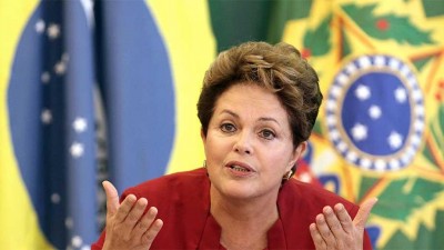 Rousseff aseguró que su ministro de Hacienda se queda en el gabinete